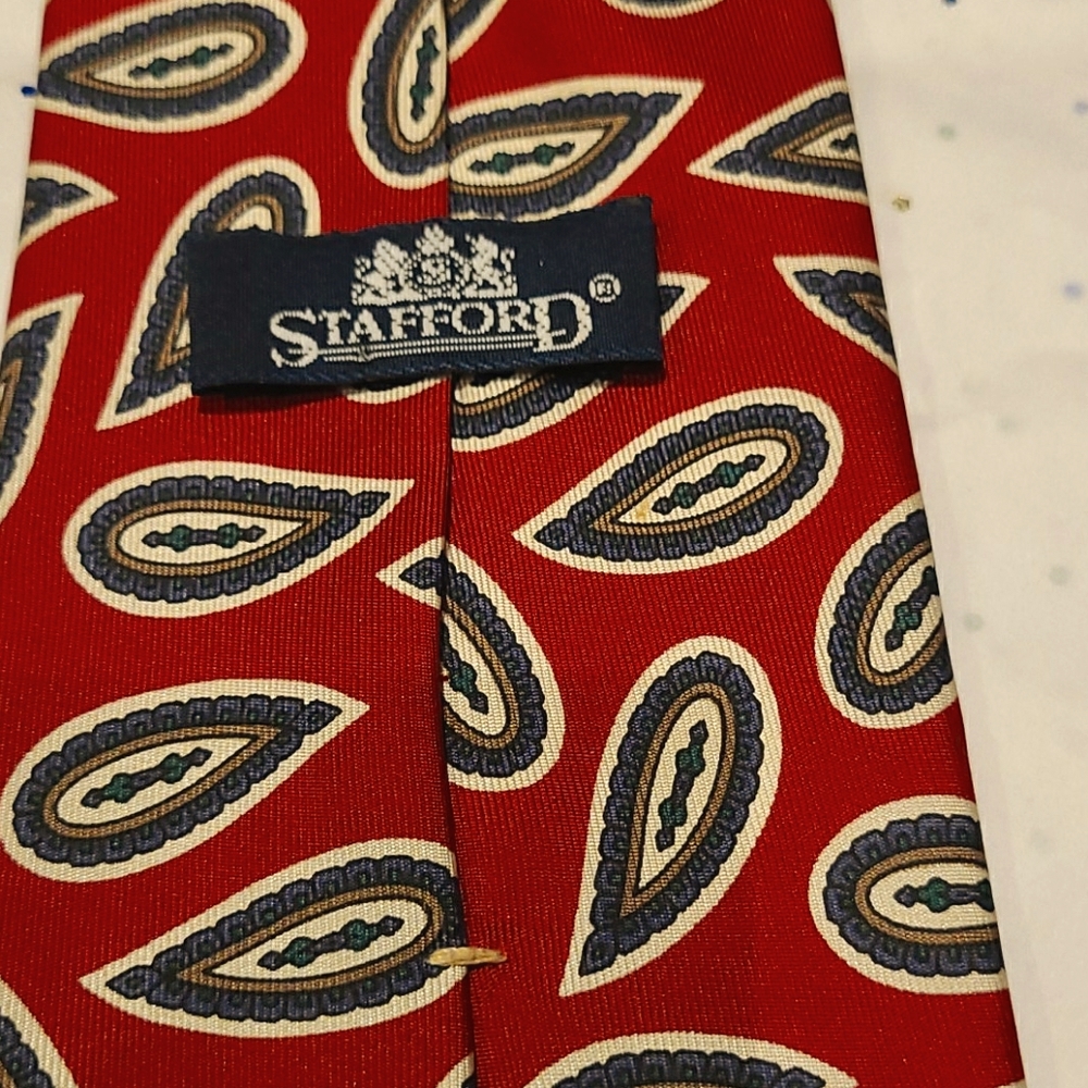Red Power Tie - Picture 2 of 3